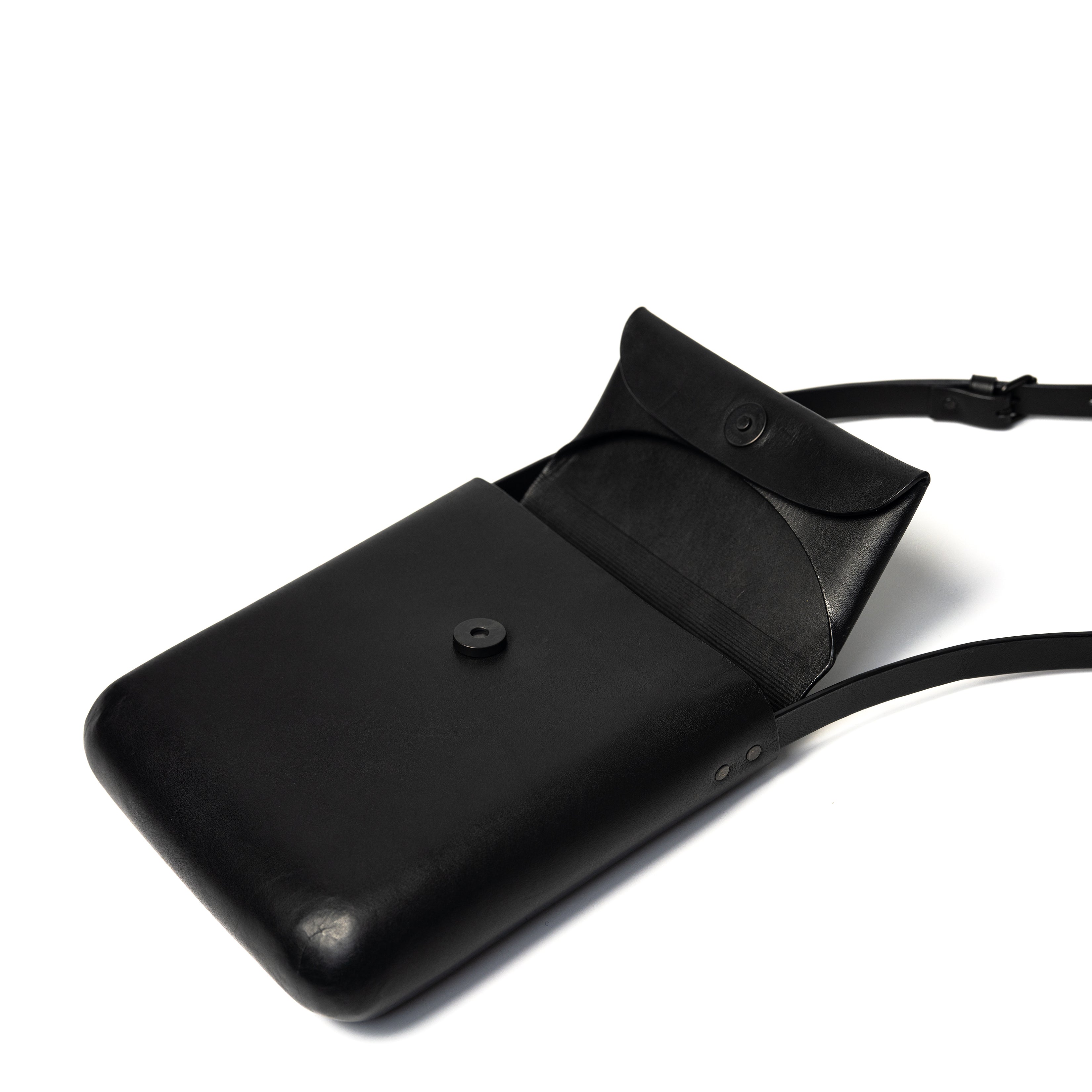 ARC - MOLDED POUCH