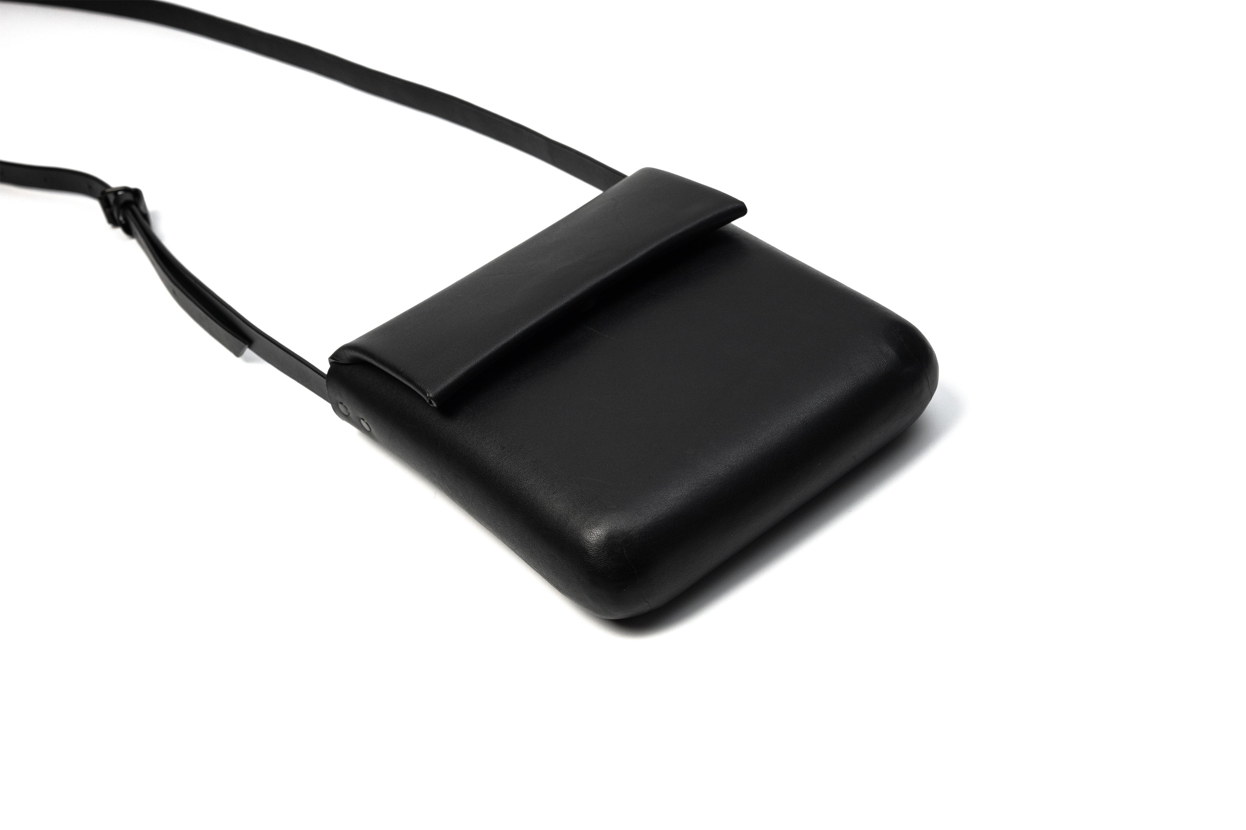 ARC - MOLDED POUCH