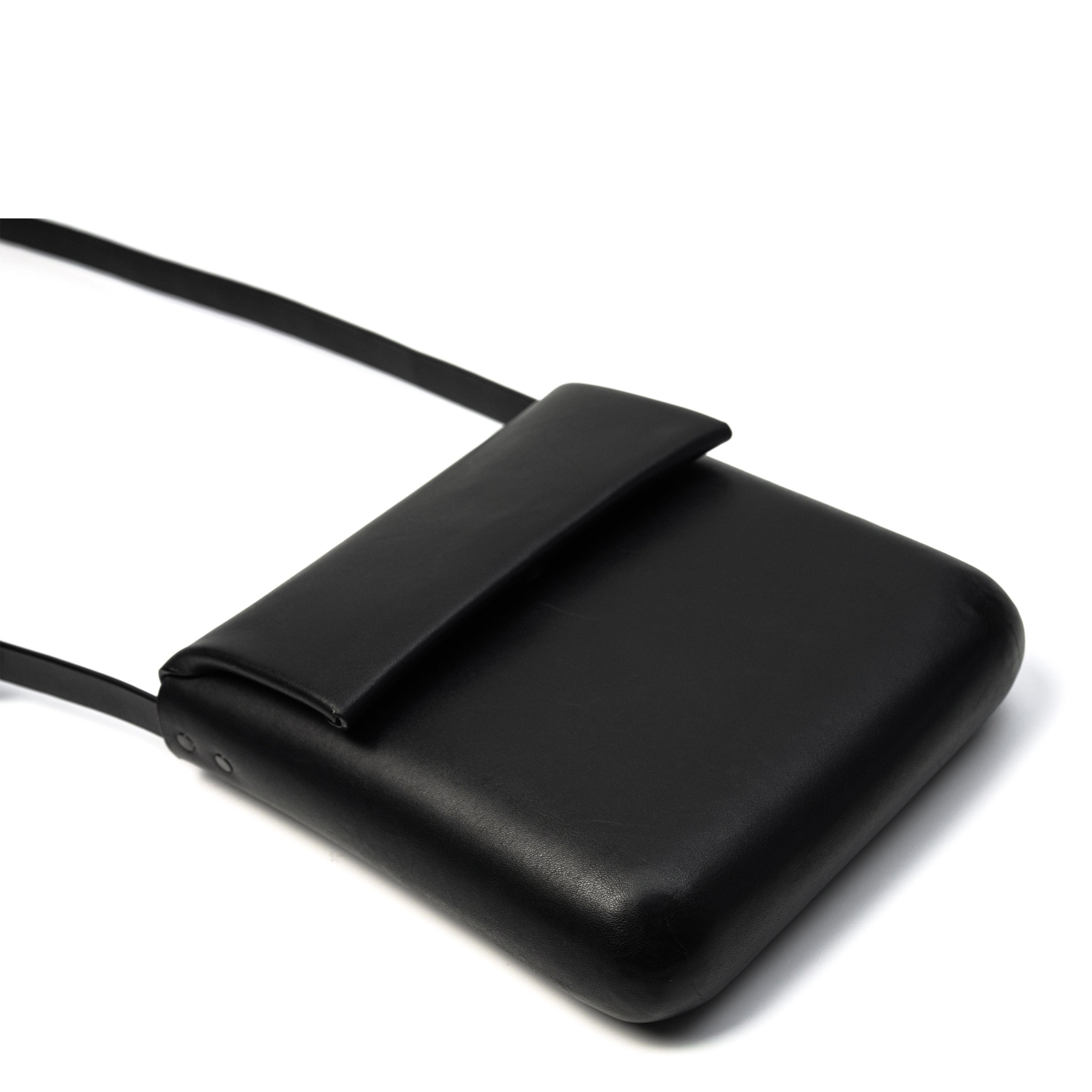 ARC - MOLDED POUCH