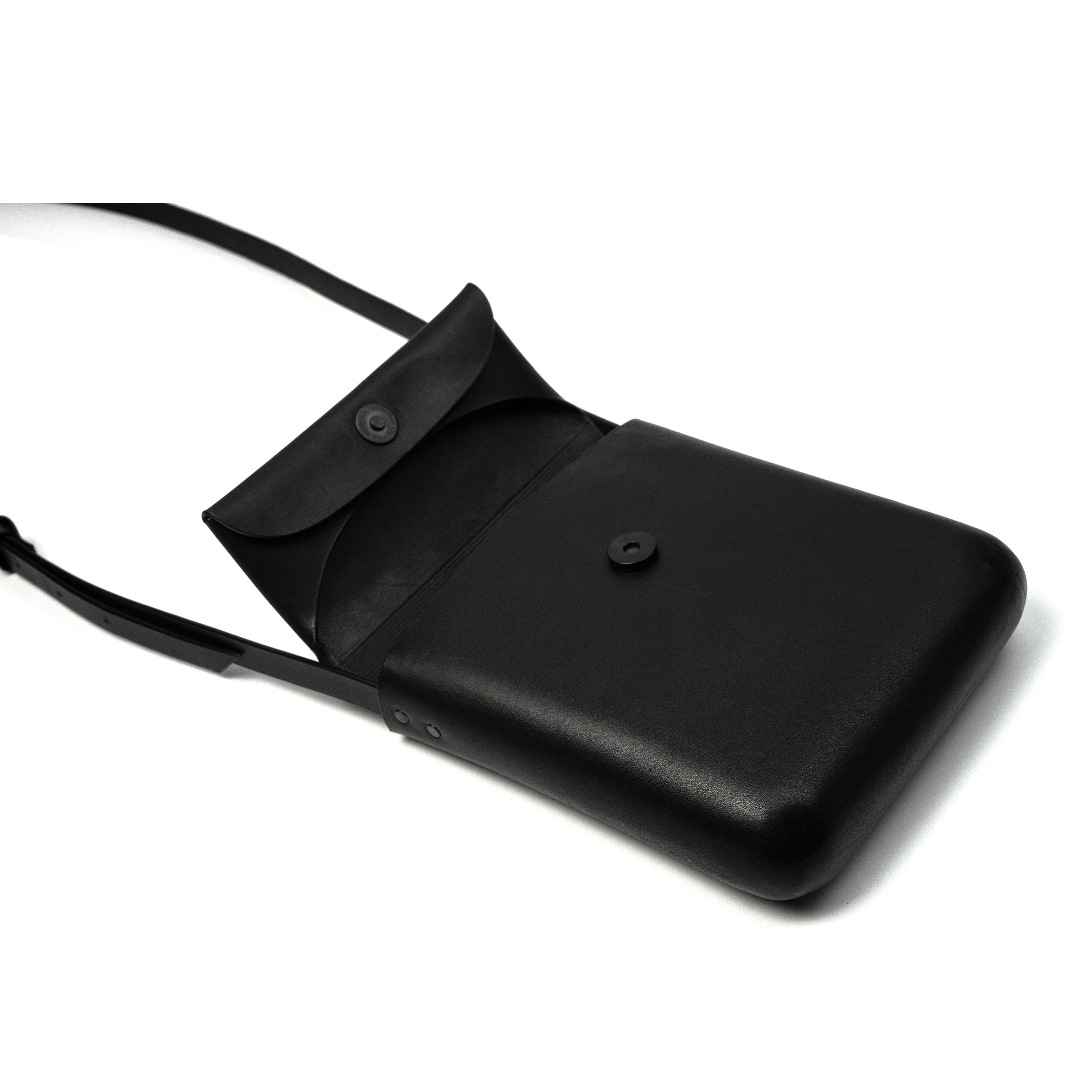 ARC - MOLDED POUCH